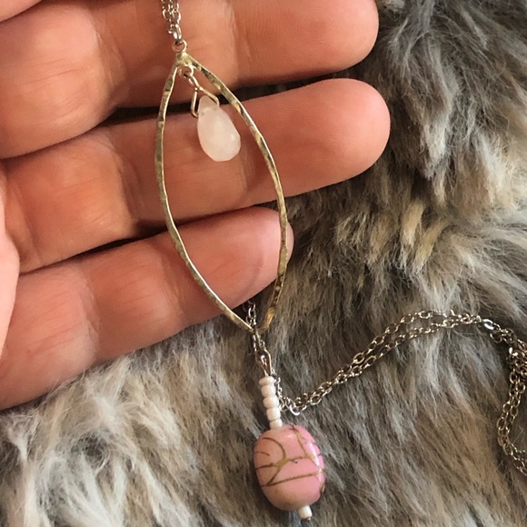 Handcrafted elegant rose quartz rhodonite pendant on chain necklace - Picture 2 of 9